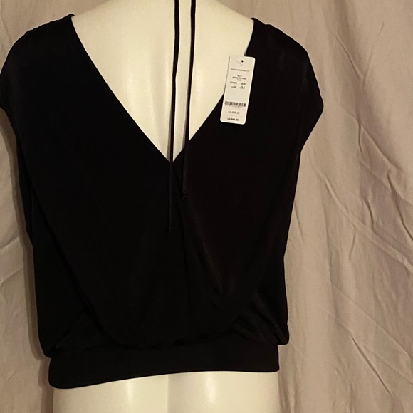 Black blouse day or night - Picture 3 of 5